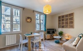 Emeraude Cozy Nest 3 Heart Of Historic District 2 Guests